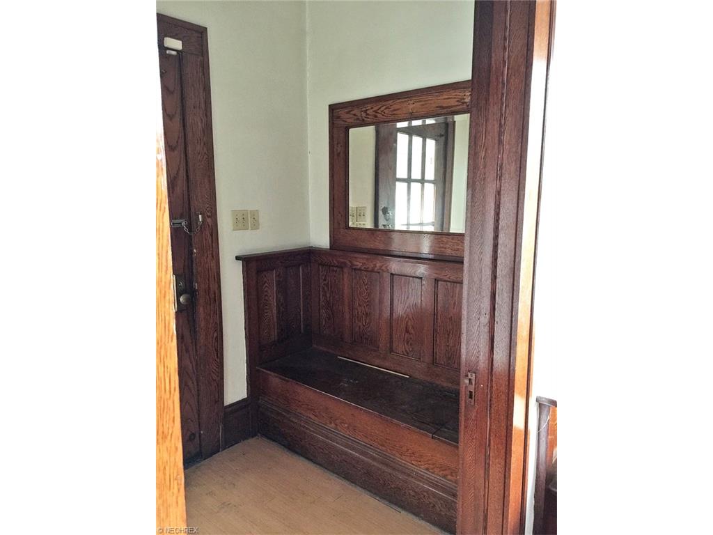1072 N Howard St, Akron, OH 44310 photo 7