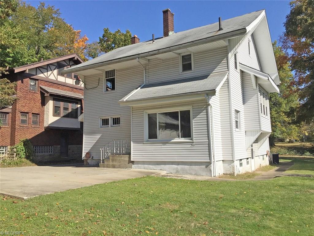 1072 N Howard St, Akron, OH 44310 photo 3