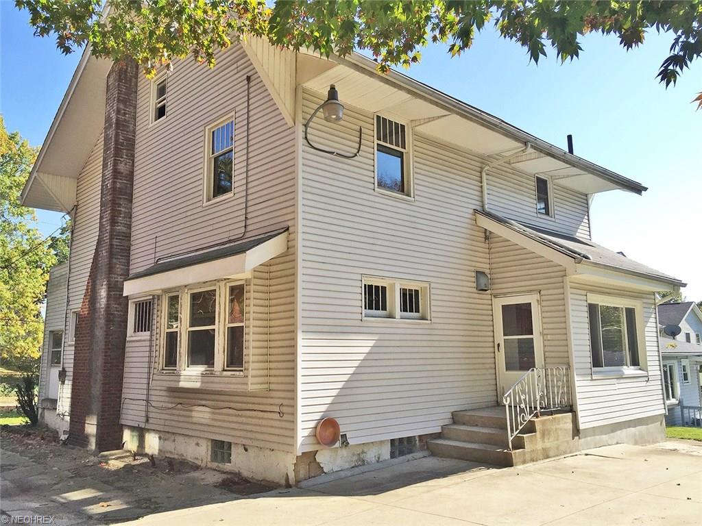 1072 N Howard St, Akron, OH 44310 photo 2