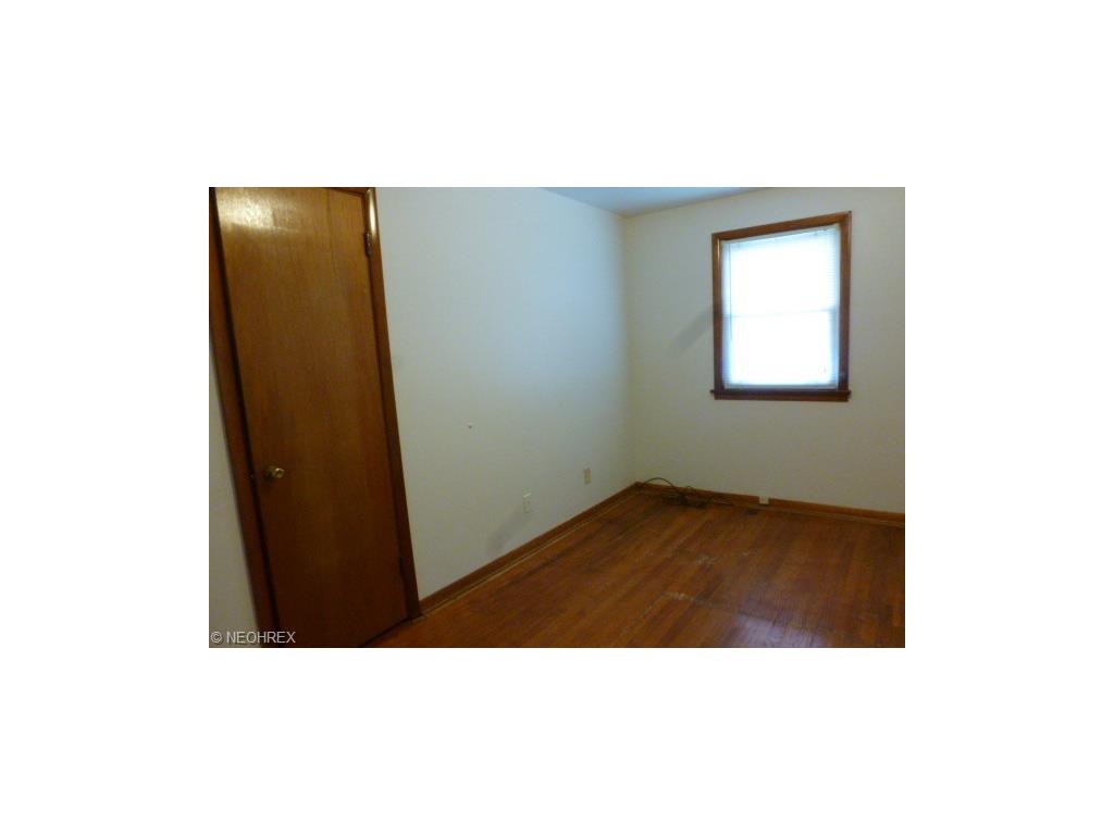 426 W Omar St, Struthers, OH 44471 photo 13