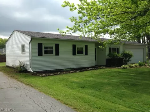 2818 Russell Rd, Ashtabula, OH 44004 photo 1