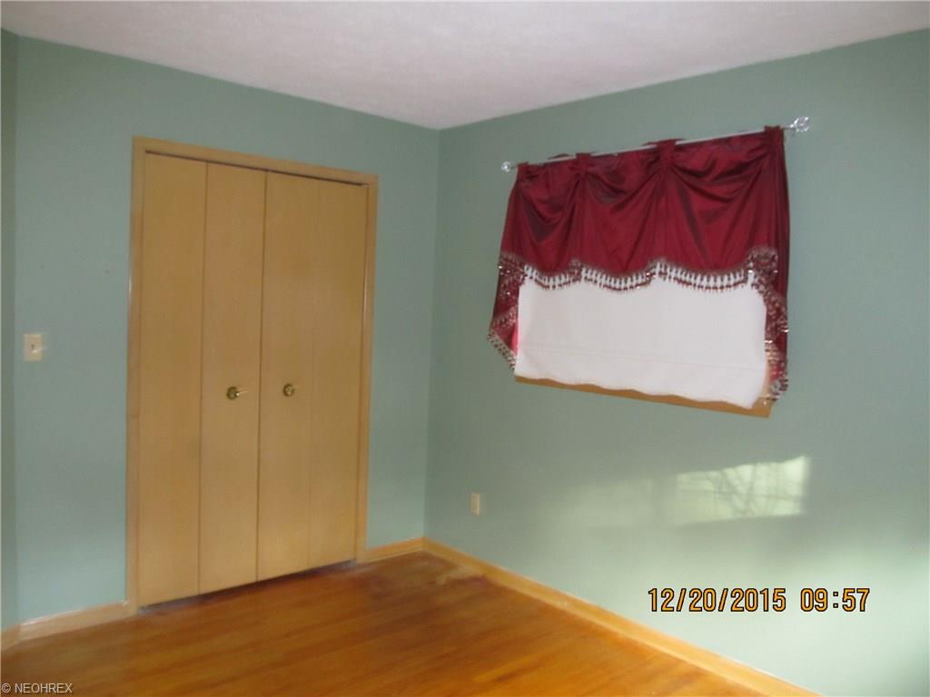 7621 Roeper Rd, Parma, OH 44134 photo 8