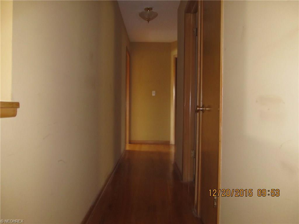7621 Roeper Rd, Parma, OH 44134 photo 7
