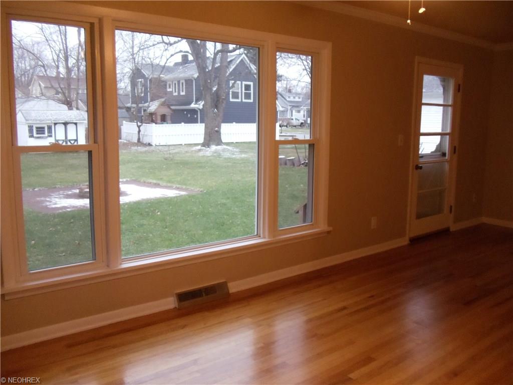 4805 Eldo St, Willoughby, OH 44094 photo 5
