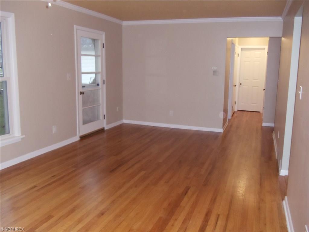 4805 Eldo St, Willoughby, OH 44094 photo 3