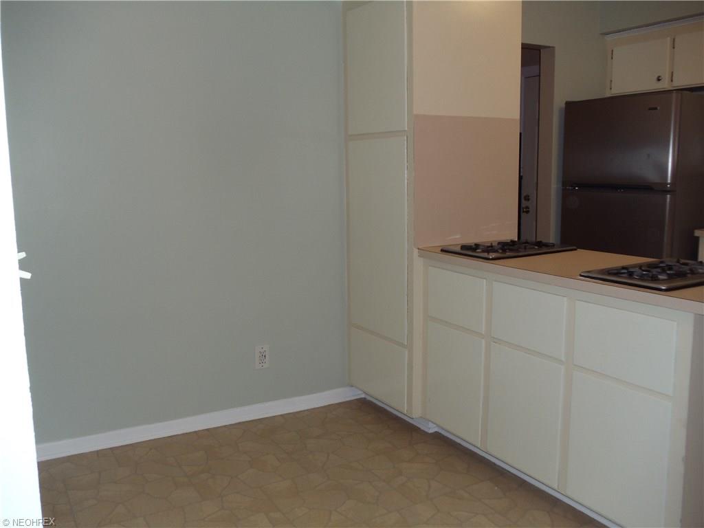 4805 Eldo St, Willoughby, OH 44094 photo 8