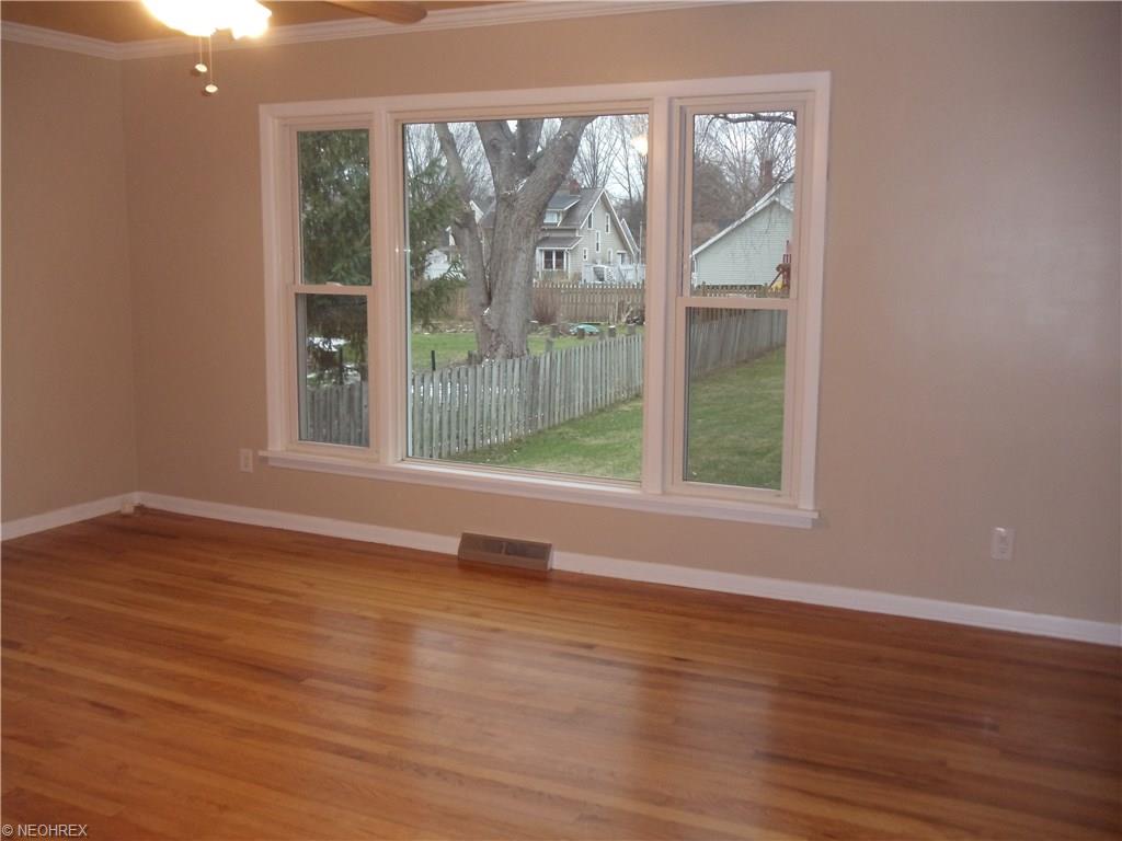 4805 Eldo St, Willoughby, OH 44094 photo 4
