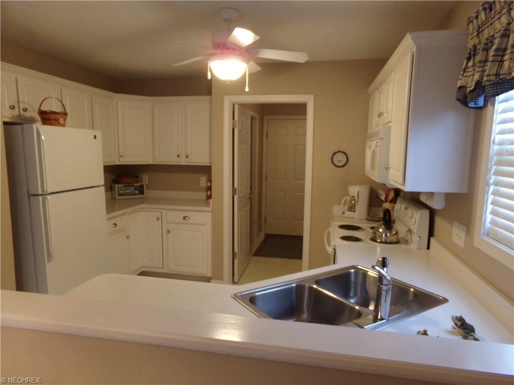 114 Gleneagle Dr, Elyria, OH 44035 photo 8
