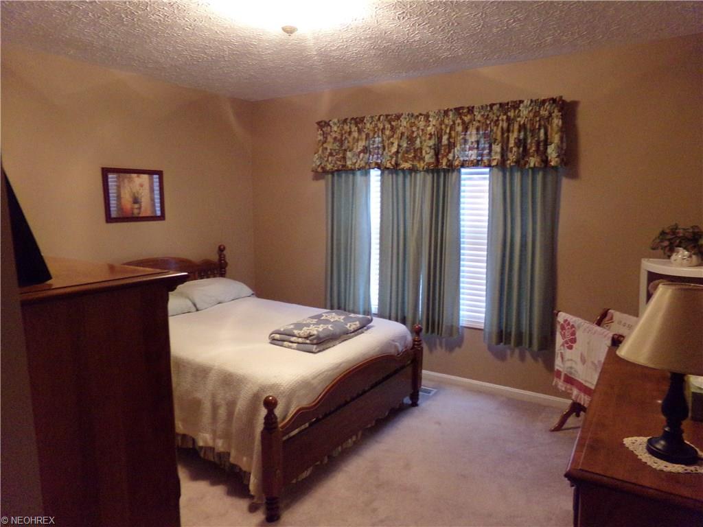 114 Gleneagle Dr, Elyria, OH 44035 photo 20