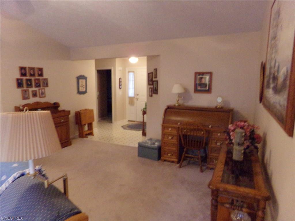 114 Gleneagle Dr, Elyria, OH 44035 photo 4