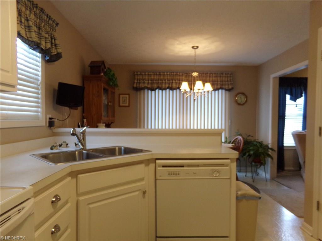 114 Gleneagle Dr, Elyria, OH 44035 photo 12