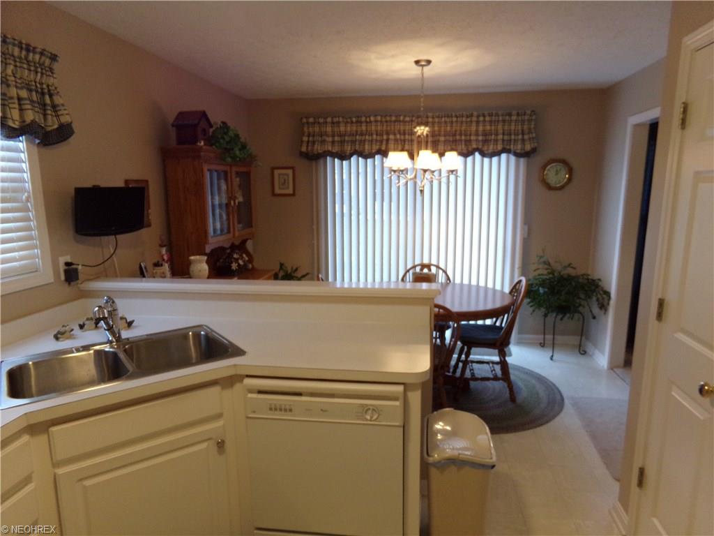 114 Gleneagle Dr, Elyria, OH 44035 photo 9