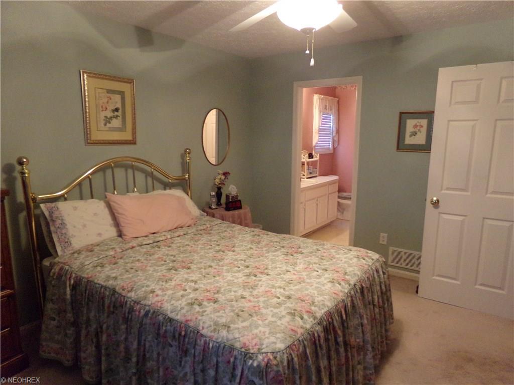 114 Gleneagle Dr, Elyria, OH 44035 photo 17