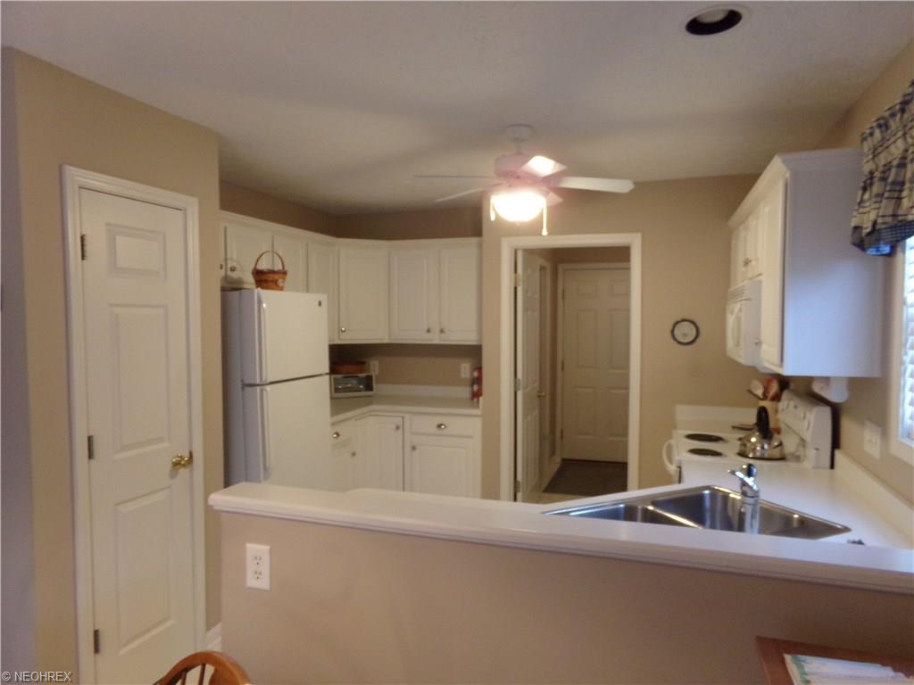 114 Gleneagle Dr, Elyria, OH 44035 photo 10