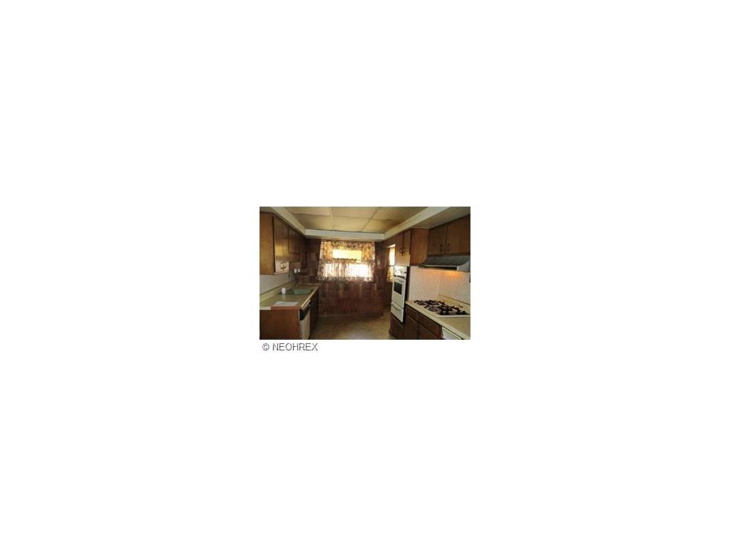 6611 Ridgewood Ave, Parma, OH 44129 photo 9