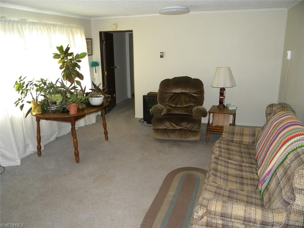 451 Olivet Dr, Elyria, OH 44035 photo 3