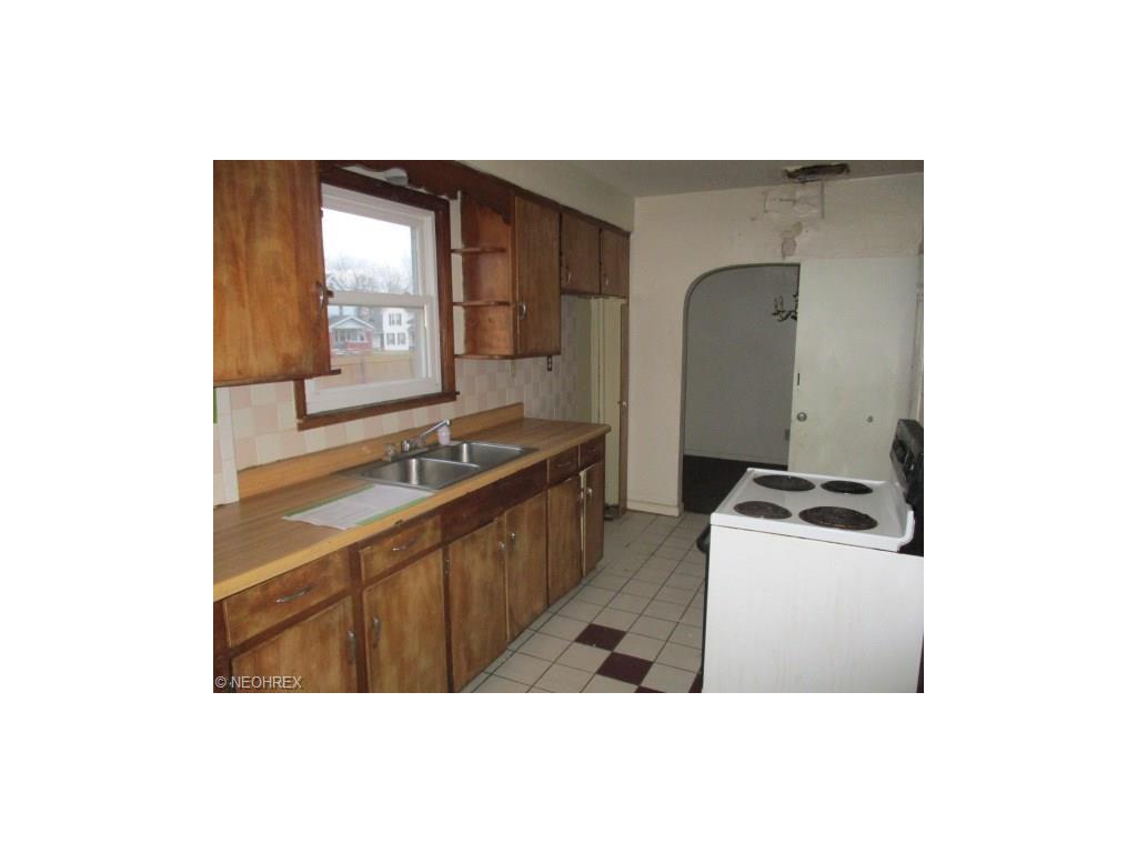 2918 Elyria Ave, Lorain, OH 44055 photo 5