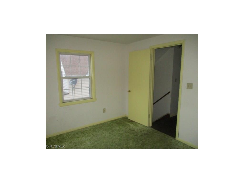 2918 Elyria Ave, Lorain, OH 44055 photo 8