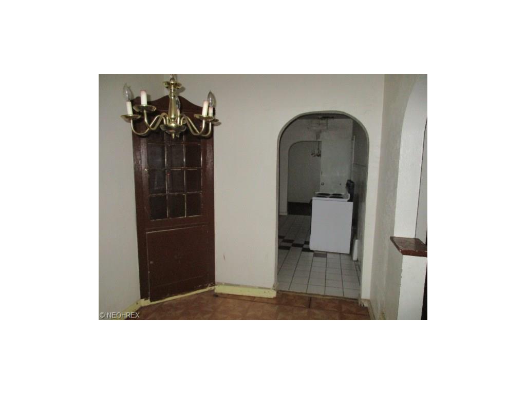 2918 Elyria Ave, Lorain, OH 44055 photo 4