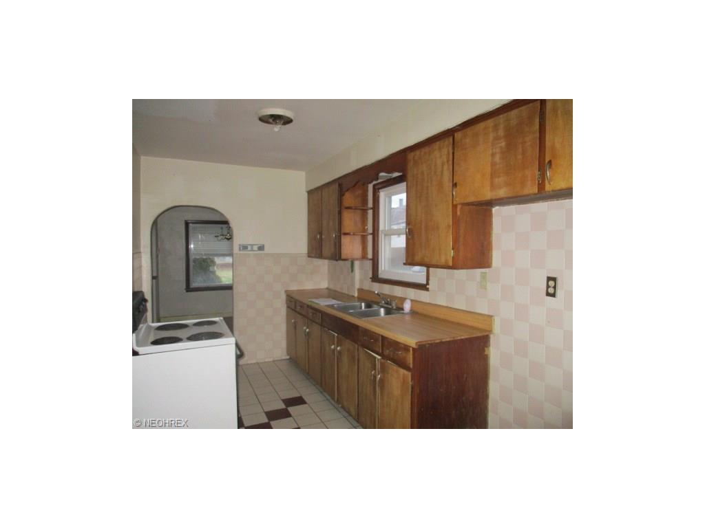2918 Elyria Ave, Lorain, OH 44055 photo 6