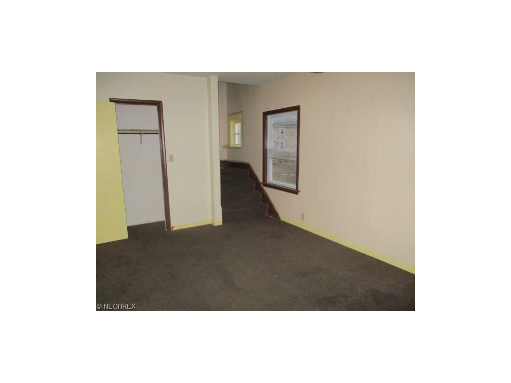 2918 Elyria Ave, Lorain, OH 44055 photo 12