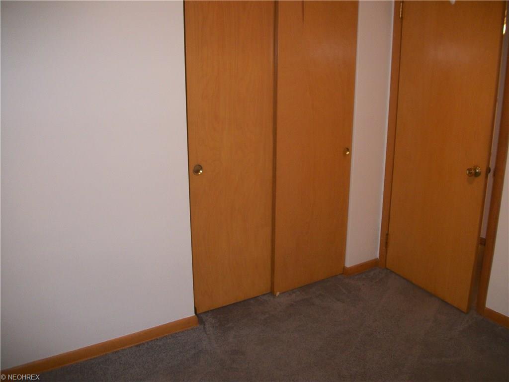 211 High St, Dover, OH 44622 photo 16