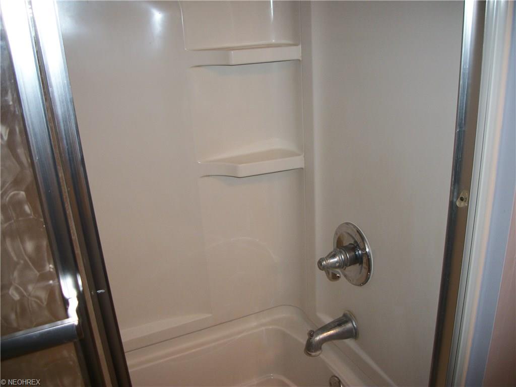 211 High St, Dover, OH 44622 photo 11