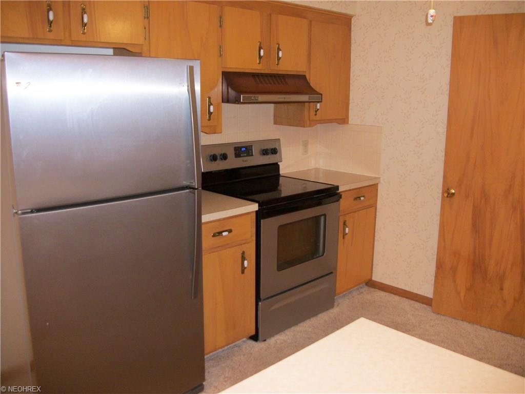 211 High St, Dover, OH 44622 photo 7