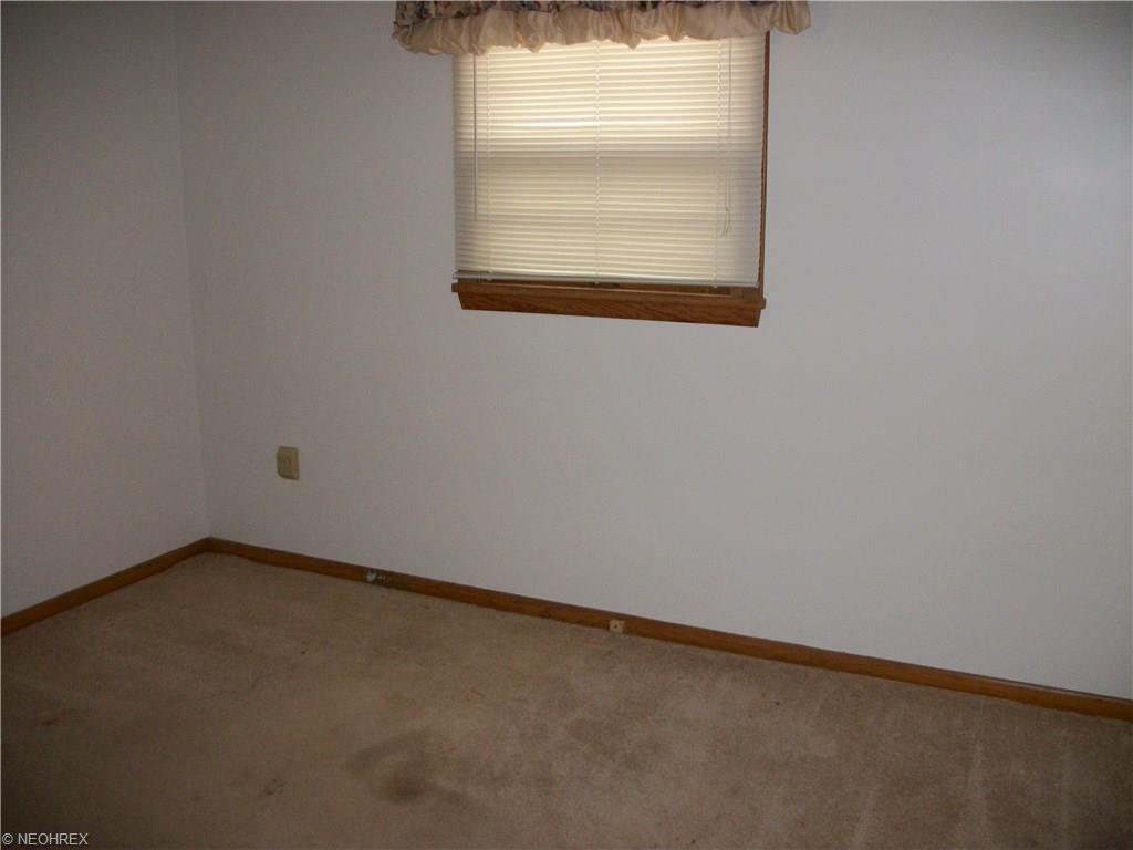 211 High St, Dover, OH 44622 photo 15