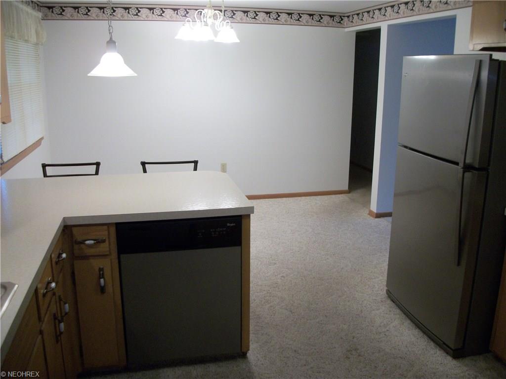 211 High St, Dover, OH 44622 photo 8