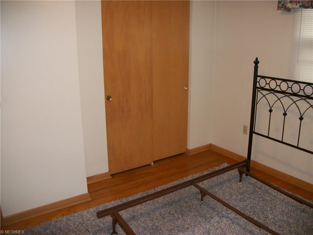 211 High St, Dover, OH 44622 photo 14