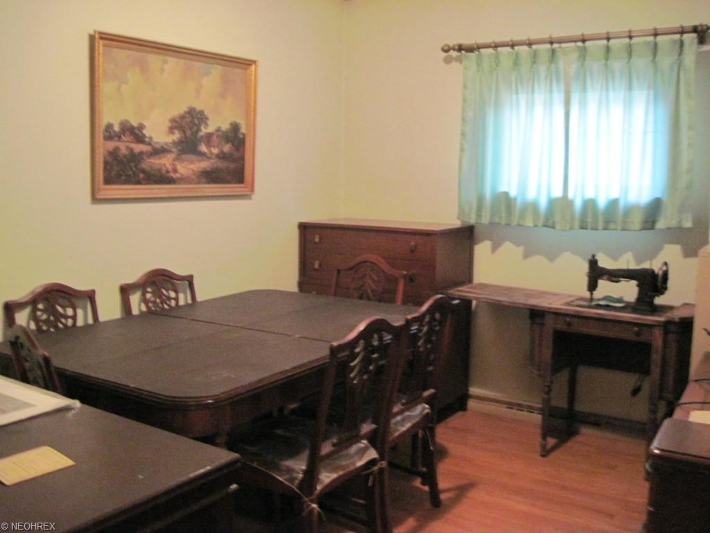 375 Celtic St, Akron, OH 44314 photo 5