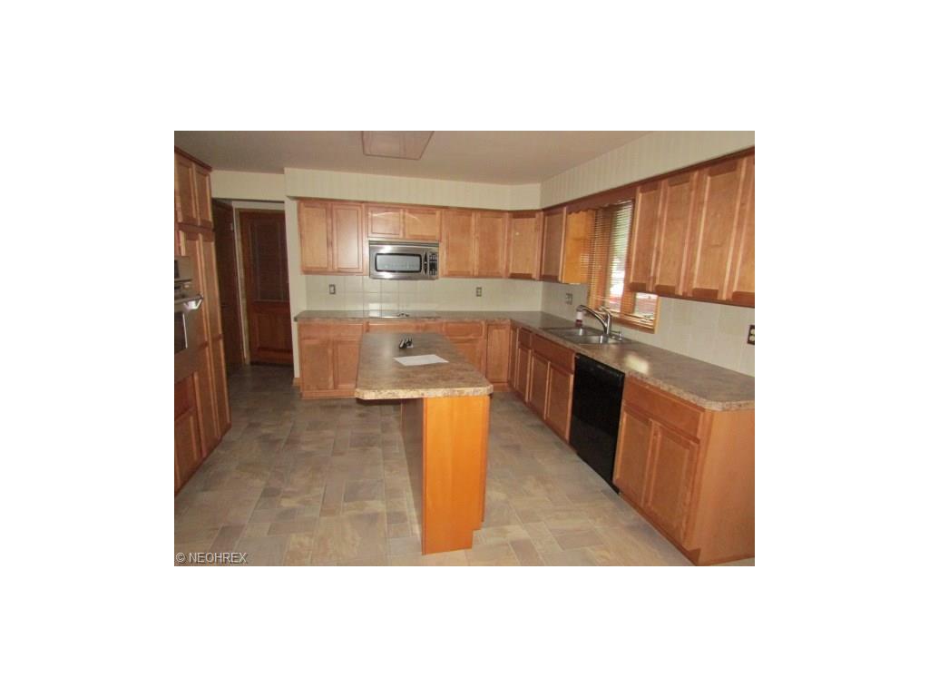 6312 Melody Rd NE, Canton, OH 44721 photo 3