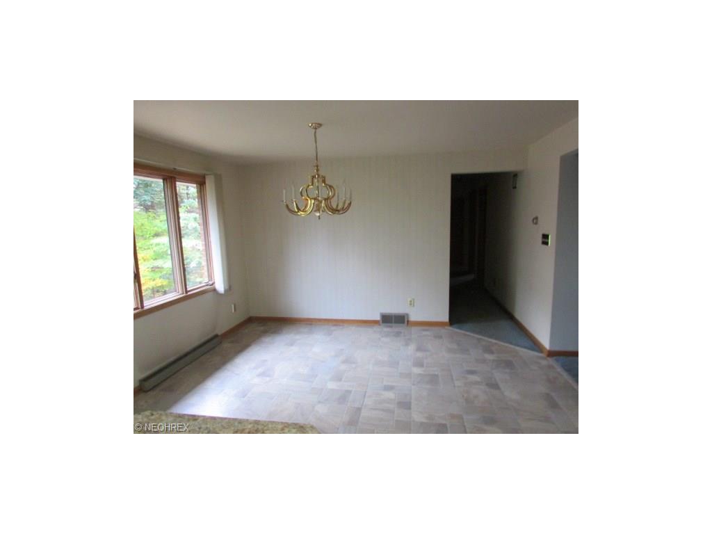 6312 Melody Rd NE, Canton, OH 44721 photo 4