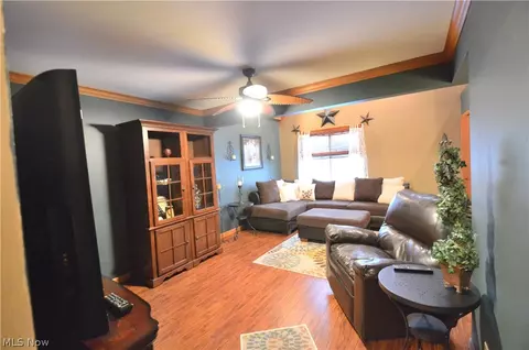 618 Como St, Struthers, OH 44471 photo 7