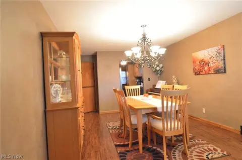 618 Como St, Struthers, OH 44471 photo 6