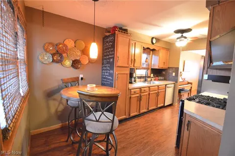 618 Como St, Struthers, OH 44471 photo 3