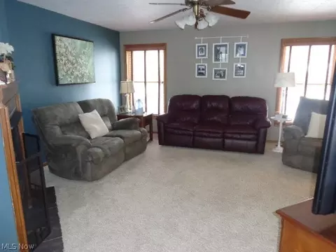 7525 Dover Ln, Parma, OH 44130 photo 8