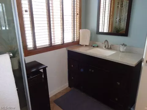 7525 Dover Ln, Parma, OH 44130 photo 14