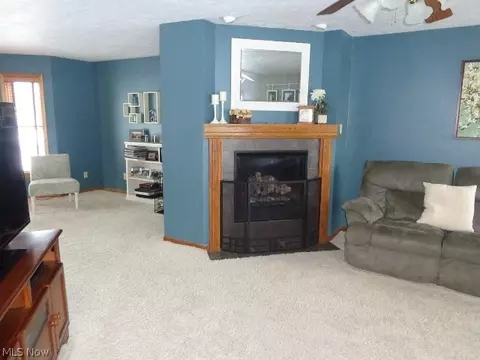 7525 Dover Ln, Parma, OH 44130 photo 9