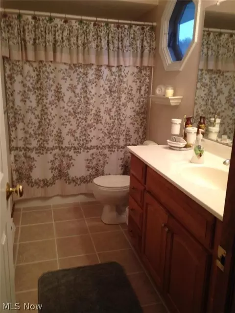 317 Crestview Dr, Elyria, OH 44035 photo 12