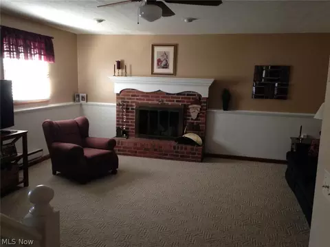 317 Crestview Dr, Elyria, OH 44035 photo 6