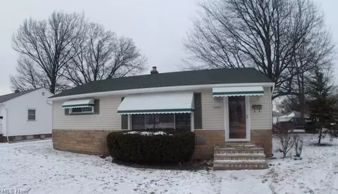 10480 Gabriella Dr, Parma, OH 44130 photo 1