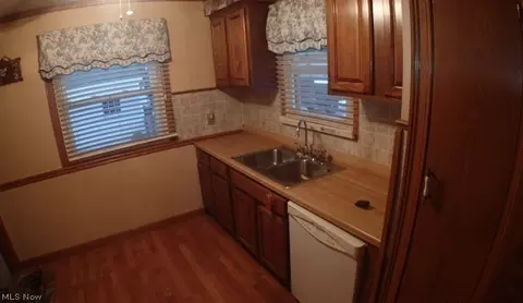 10480 Gabriella Dr, Parma, OH 44130 photo 2