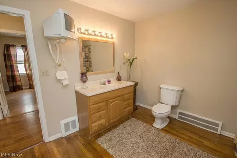 3024 Maplecrest Ave, Parma, OH 44134 photo 9