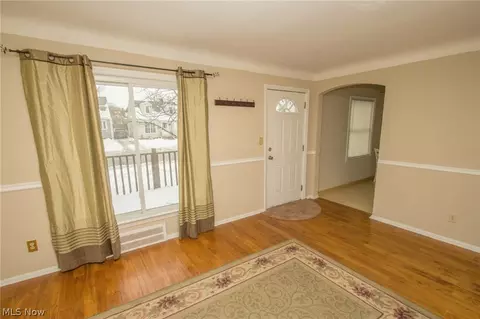 3024 Maplecrest Ave, Parma, OH 44134 photo 6