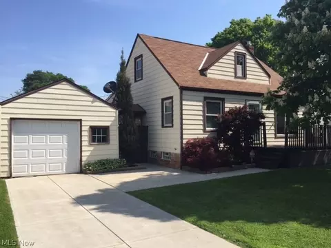 3024 Maplecrest Ave, Parma, OH 44134 photo 1