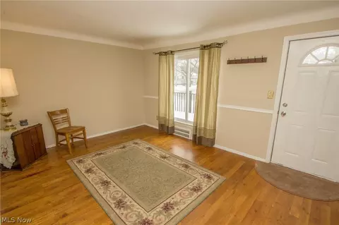 3024 Maplecrest Ave, Parma, OH 44134 photo 4
