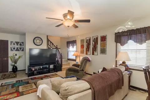 2325 E 42nd St, Lorain, OH 44055 photo 3