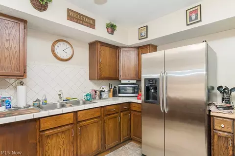 2325 E 42nd St, Lorain, OH 44055 photo 11